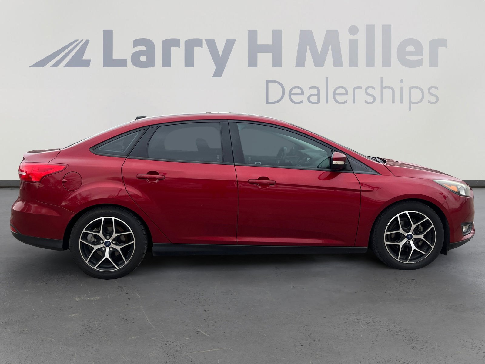 Used 2017 Ford Focus SEL image 6