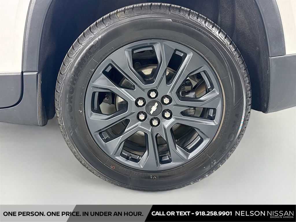 Used 2020 Chevrolet Traverse RS w/ LPO, Floor Liner Package FWD image 33