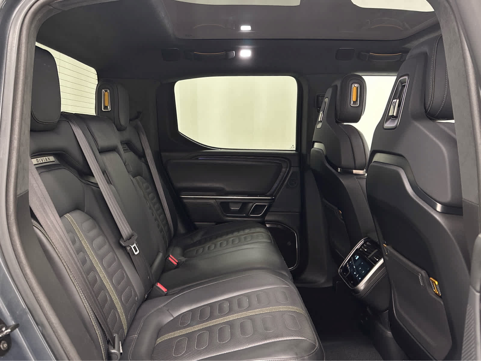 Used 2023 Rivian R1T Adventure AWD/4WD image 21