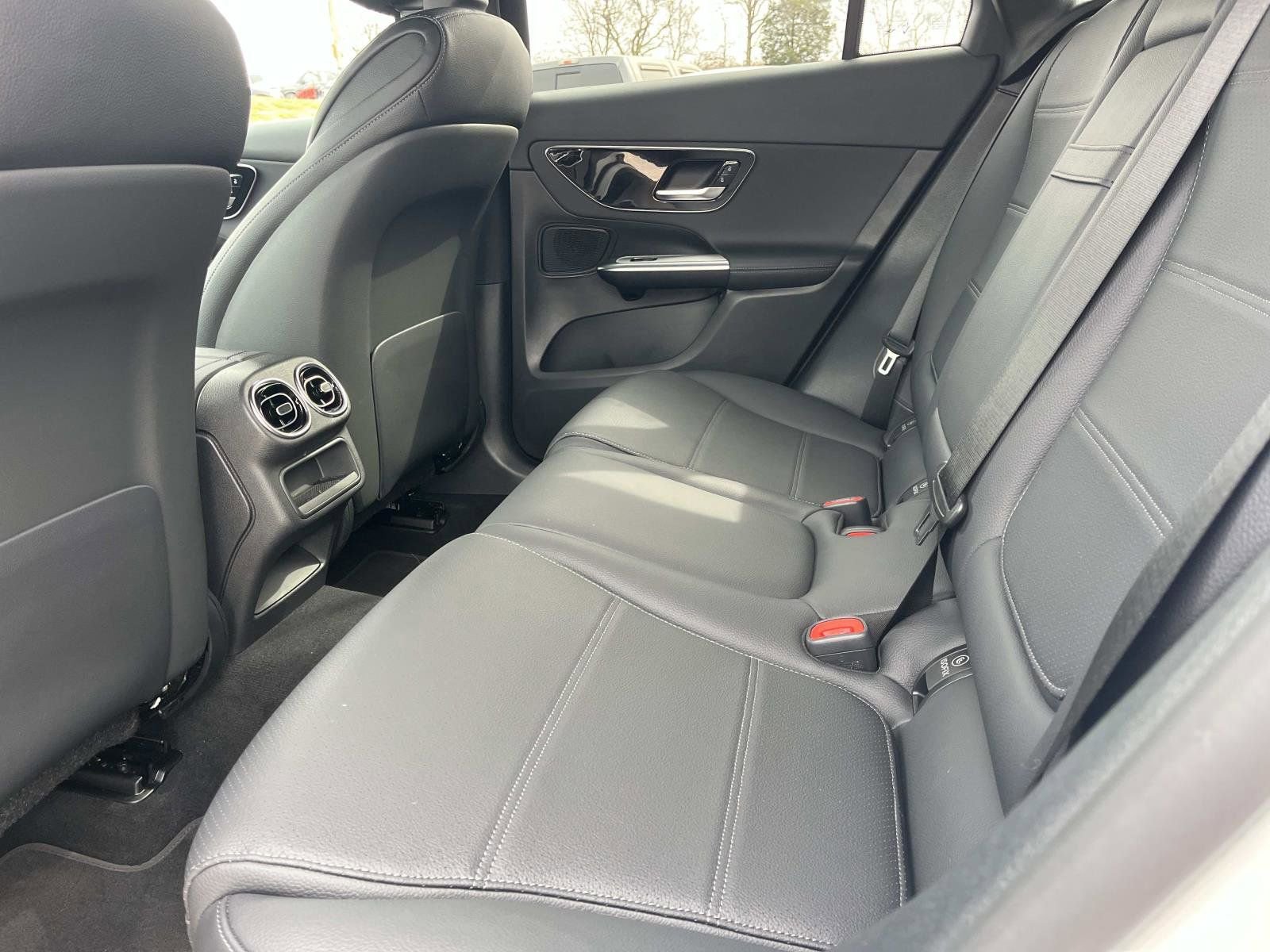 Certified 2025 Mercedes-Benz GLC 300 image 15