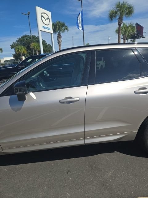 Used 2024 Volvo XC60 B5 Core w/ Climate Package AWD/4WD image 3
