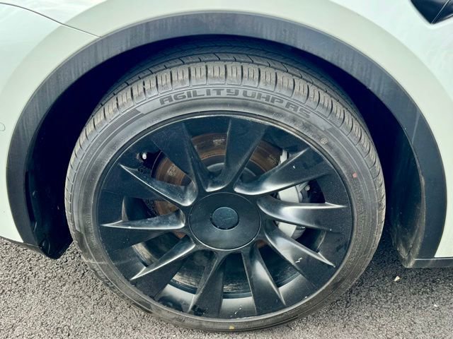 Used 2021 Tesla Model Y Long Range image 13