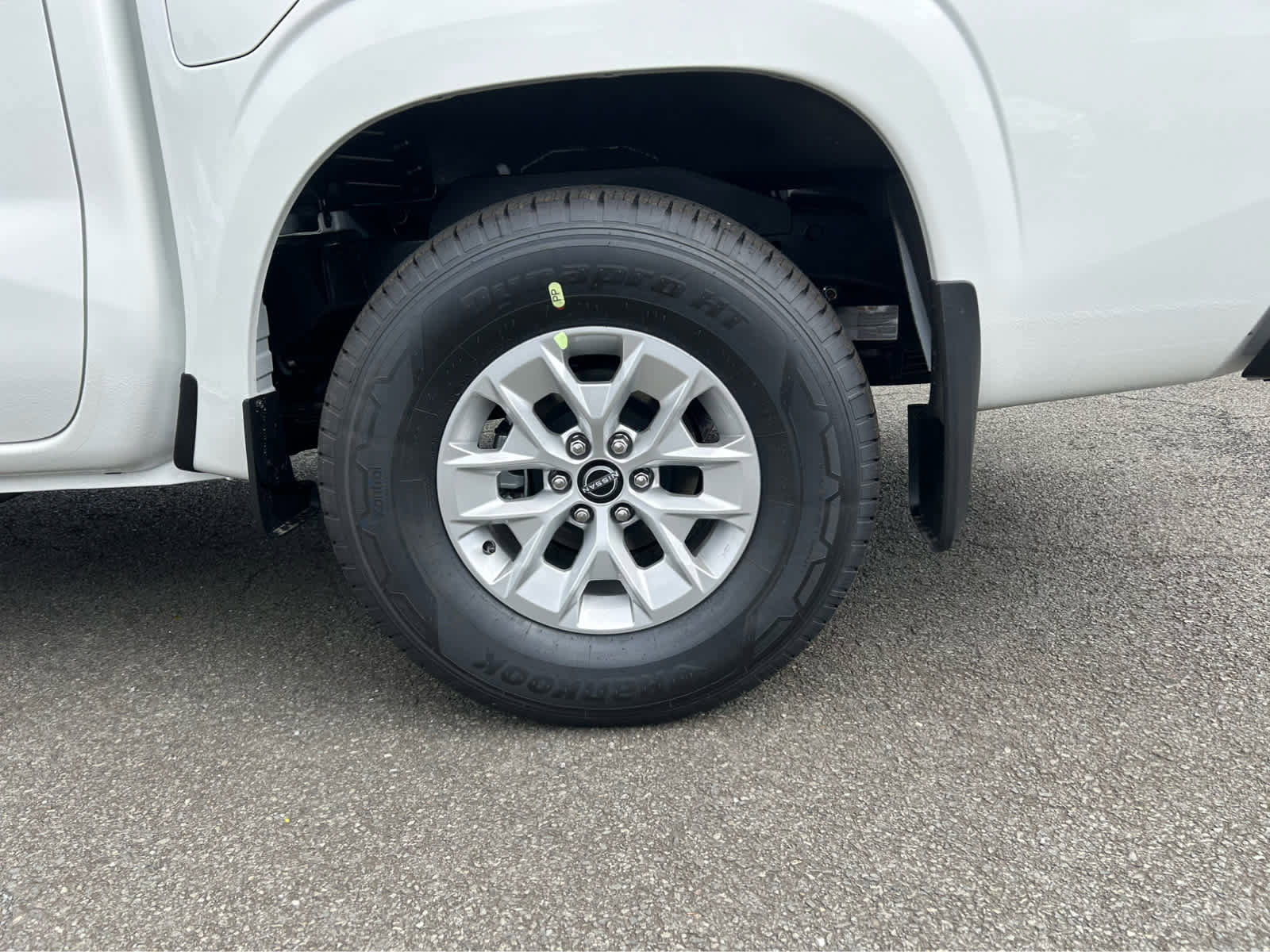 New 2026 Nissan Frontier S image 5