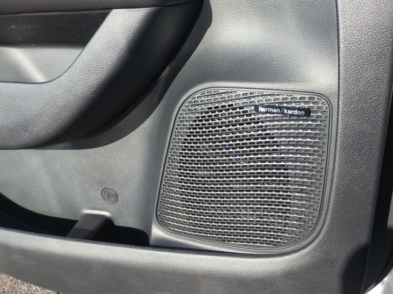 New 2026 Chrysler Pacifica Limited w/ Uconnect Theater Family Group image 27