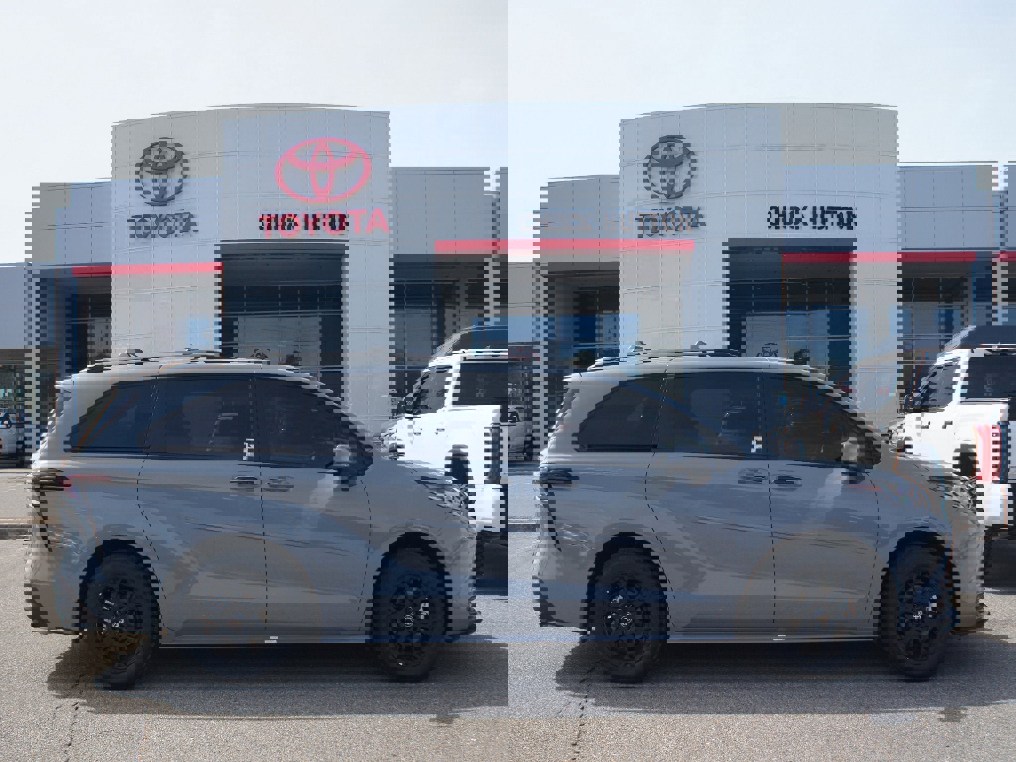 Used 2026 Toyota Sienna XLE Woodland Edition image 23