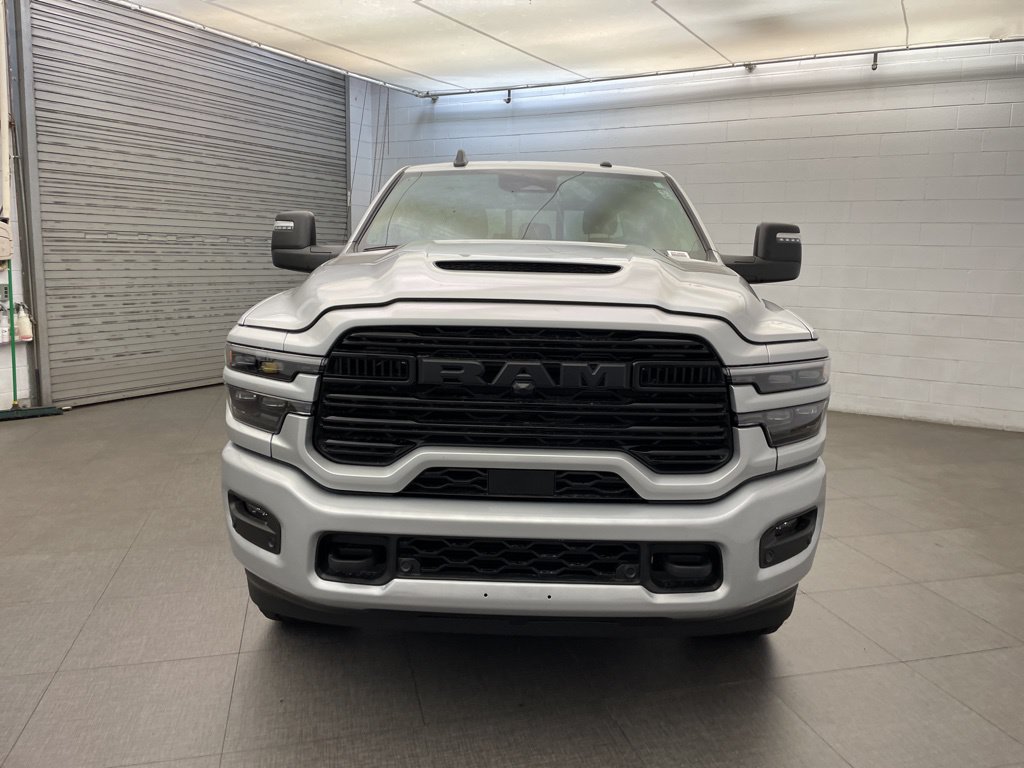 New 2026 RAM 2500 Laramie AWD/4WD image 9