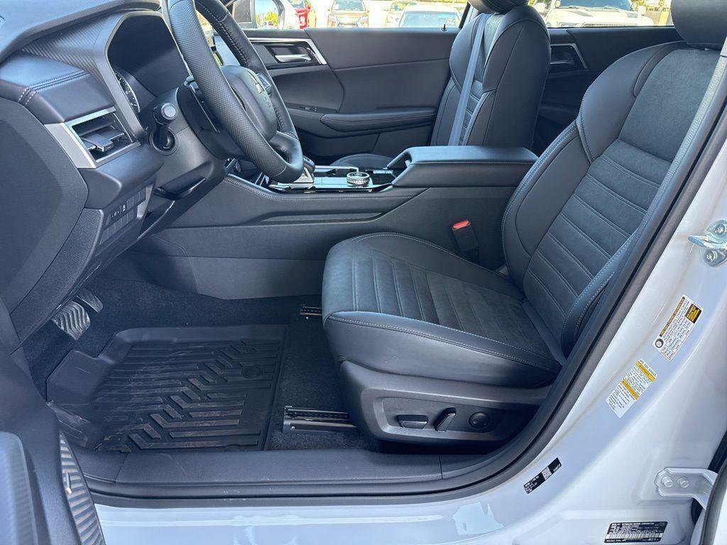 New 2026 Mitsubishi Outlander LE FWD image 24