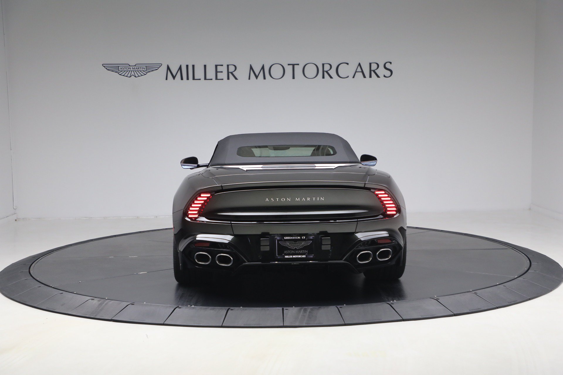 New 2026 Aston Martin Vanquish Convertible RWD image 18