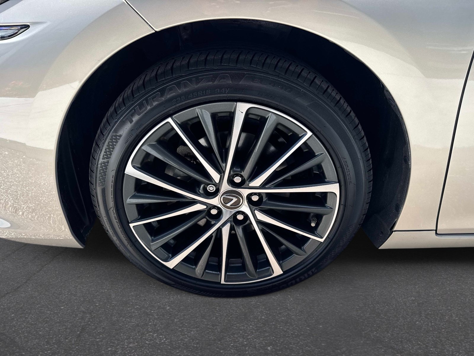 Used 2022 Lexus ES 350 w/ Premium Package FWD image 10