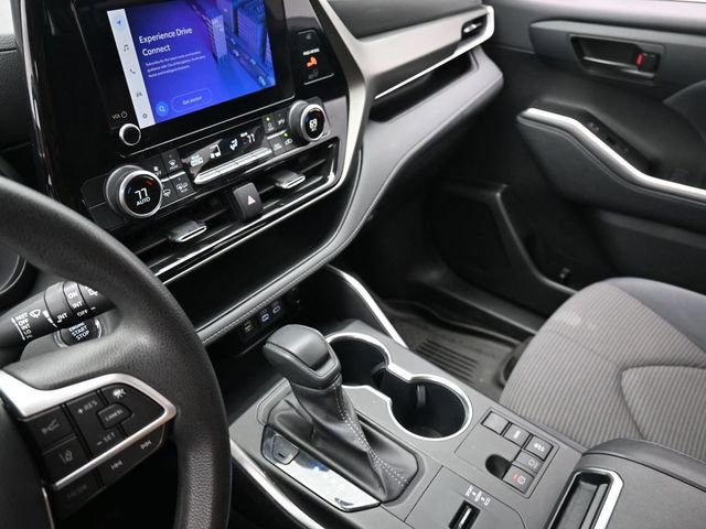 Used 2023 Toyota Highlander L image 23