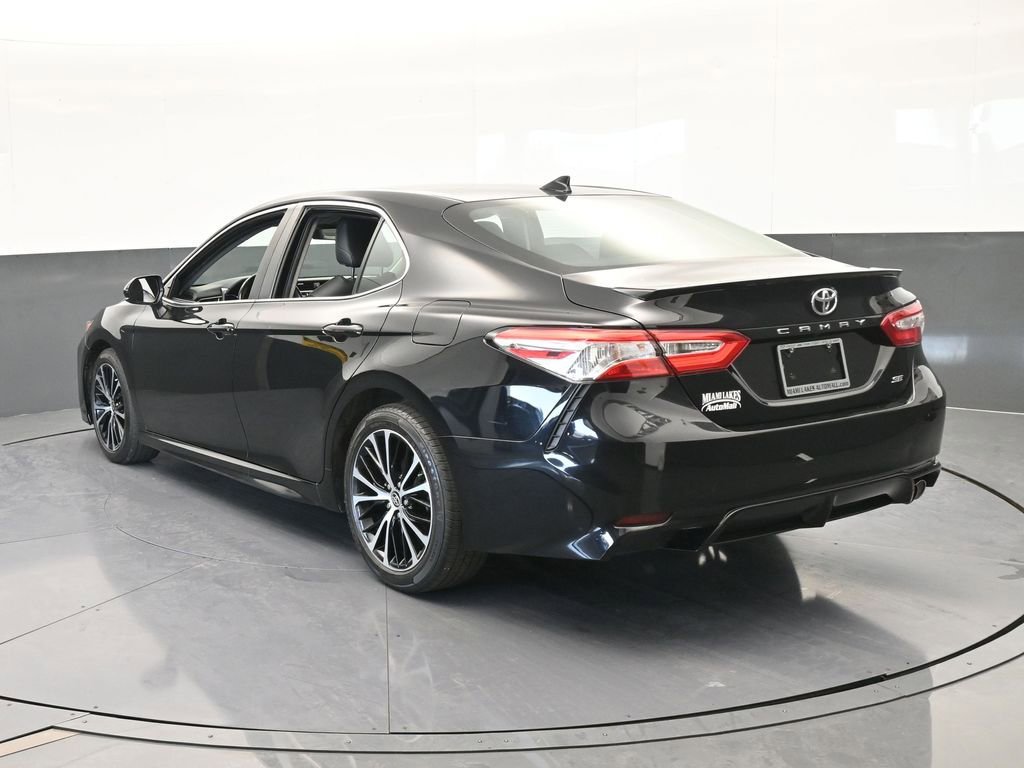 Used 2020 Toyota Camry SE image 4