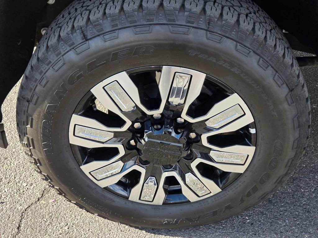 Used 2025 GMC Sierra 2500 Denali w/ Denali Reserve Package AWD/4WD image 12
