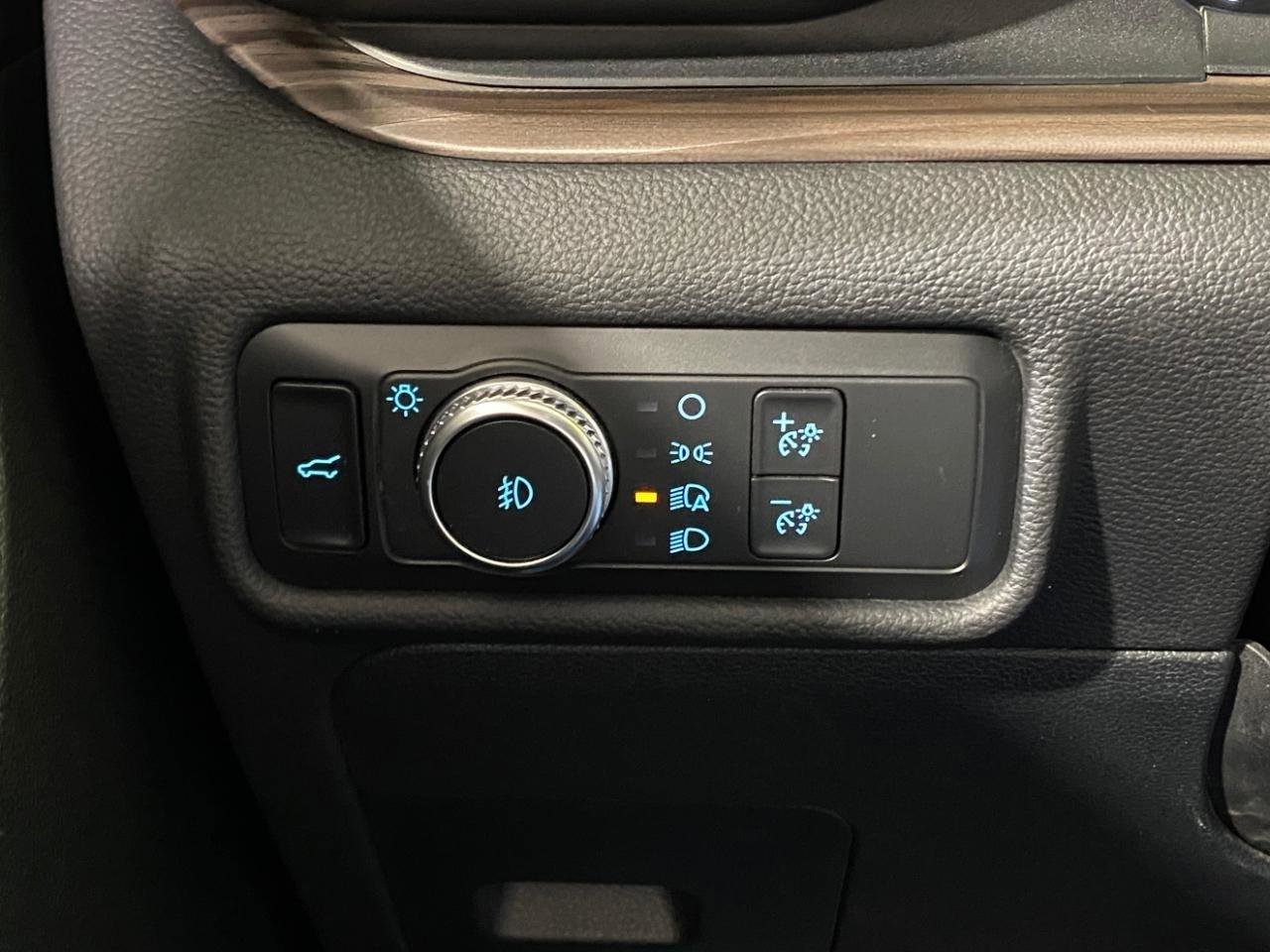 Used 2020 Ford Explorer Limited w/ Class III Trailer Tow Package image 25