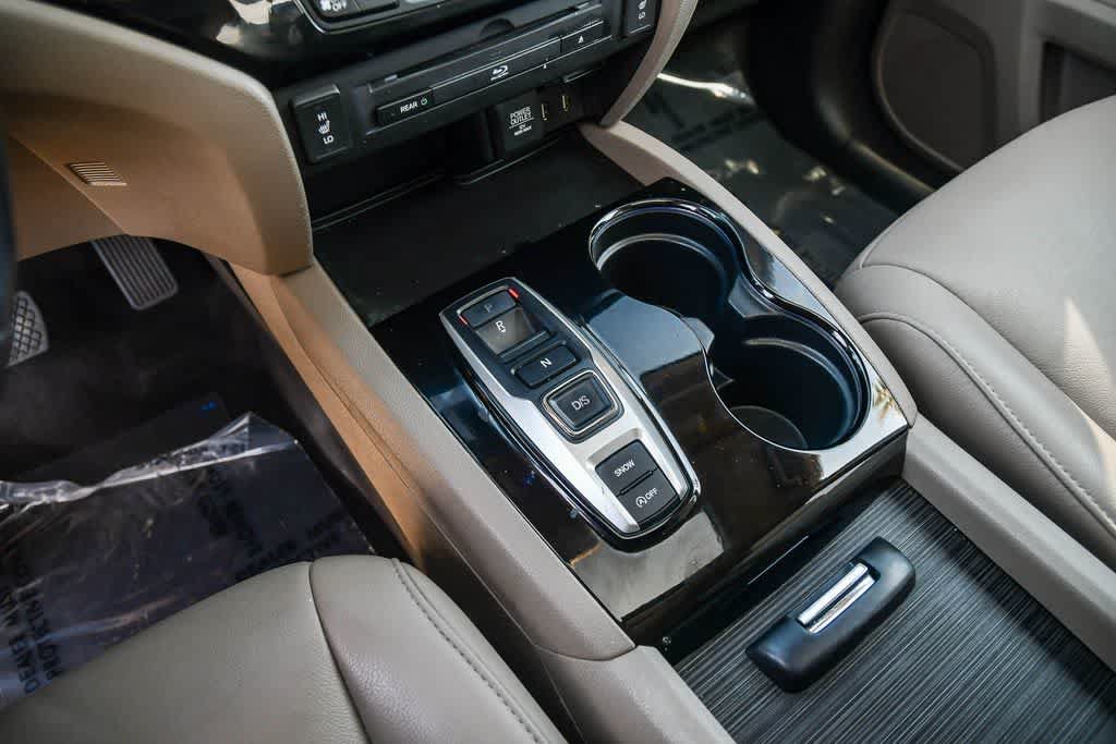 Used 2016 Honda Pilot Touring image 21