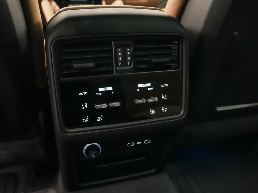New 2026 Porsche Cayenne Coupe AWD/4WD image 19