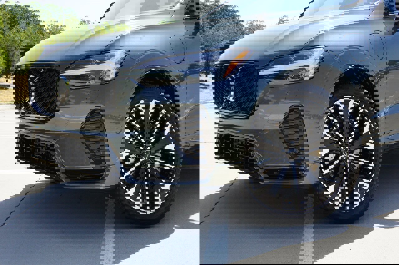 New 2026 Volvo XC60 T8 Ultra w/ Protection Package Premier image 6