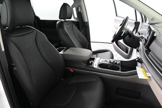 New 2026 Kia Carnival EX image 12