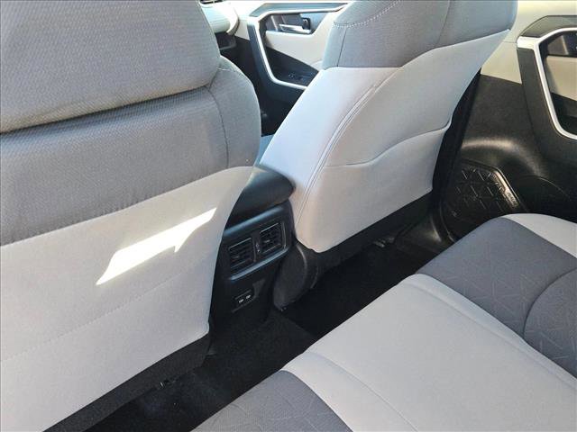 Used 2022 Toyota RAV4 XLE image 18