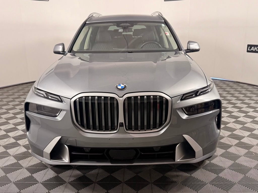 Used 2026 BMW X7 xDrive40i AWD/4WD image 9