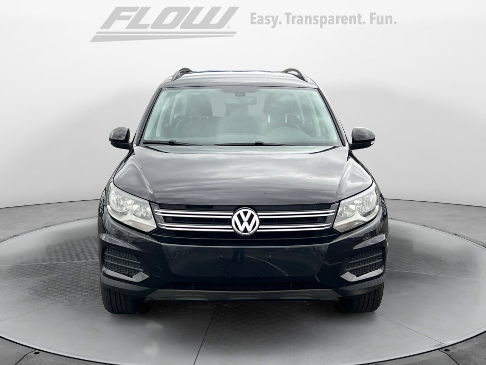 Used 2017 Volkswagen Tiguan S image 3
