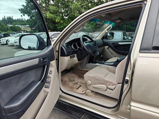 Used 2005 Toyota 4Runner SR5 RWD image 9