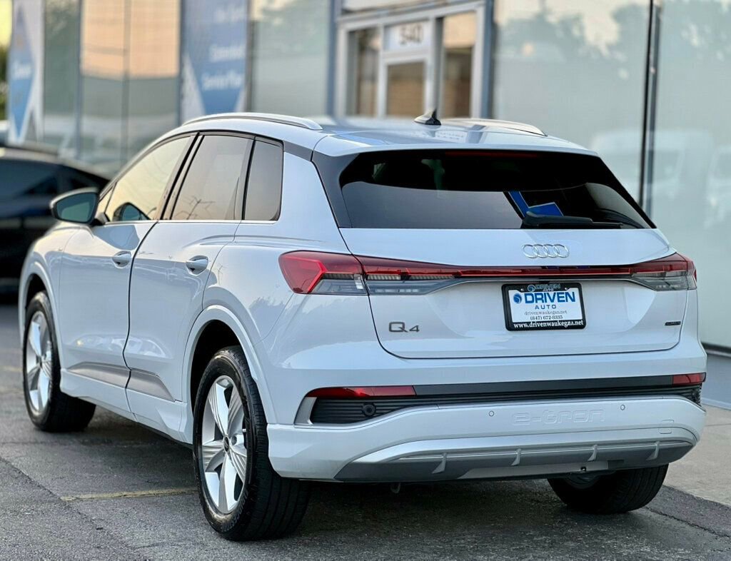 Used 2024 Audi Q4 e-tron Premium image 3