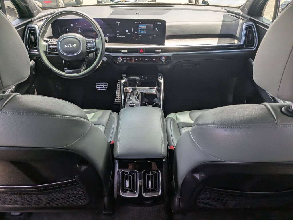 Certified 2025 Kia Sorento SX Prestige w/ Sage Leather Package AWD/4WD image 15