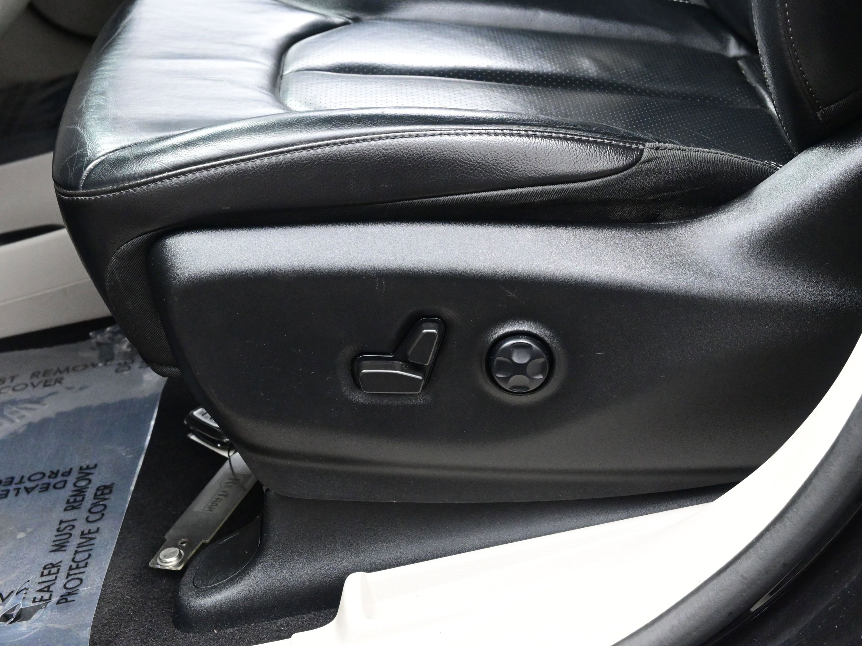 Used 2022 Chrysler Pacifica Touring-L image 11