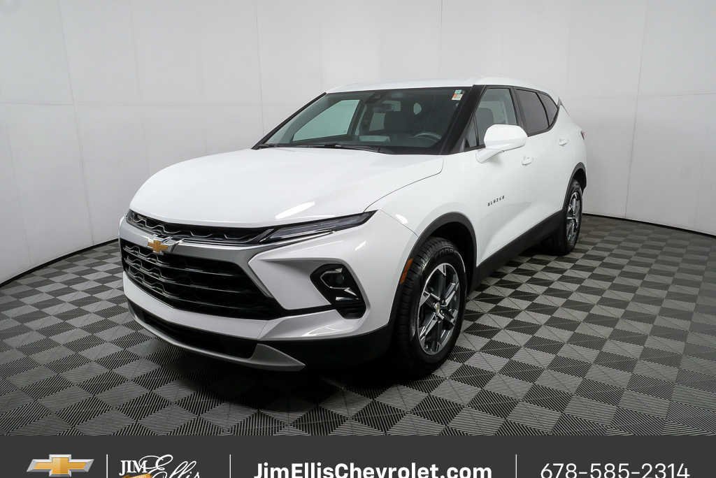 Certified 2025 Chevrolet Blazer LT FWD image 1