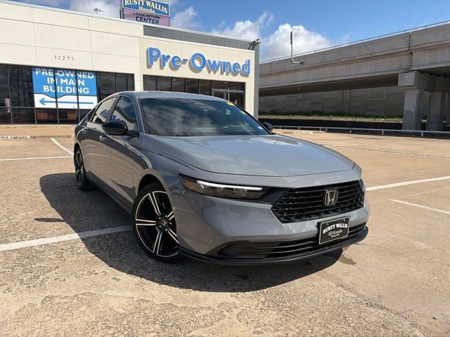 Used 2025 Honda Accord Sport image 1