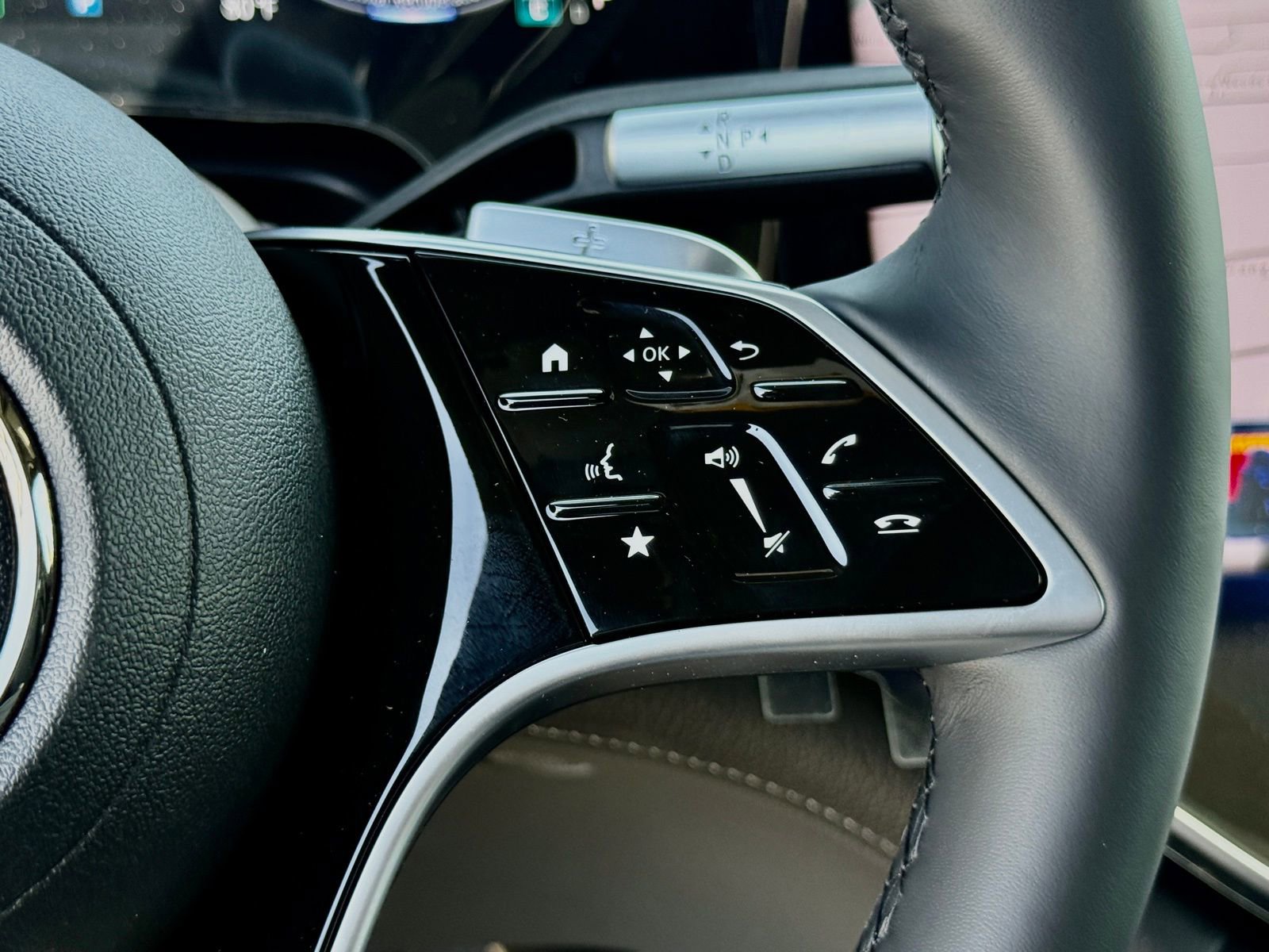 New 2026 Mercedes-Benz EQS 550 4MATIC SUV image 24