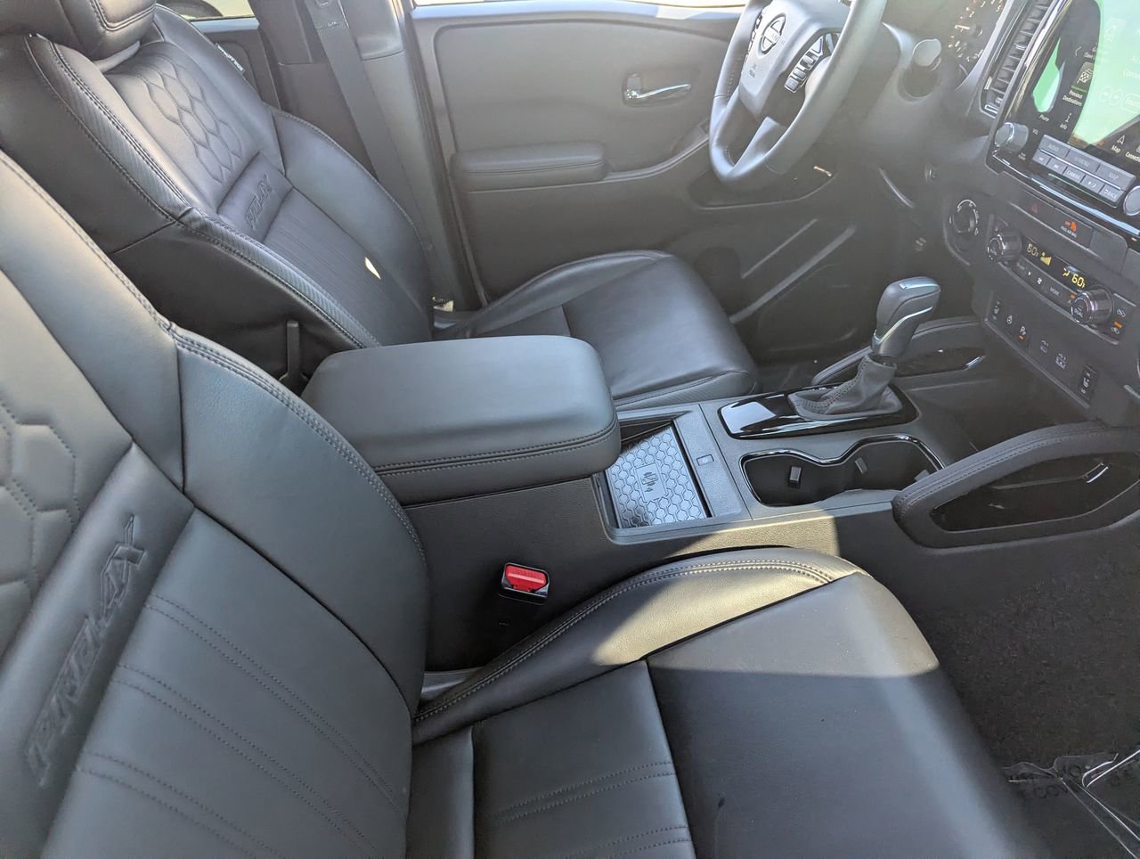 Certified 2022 Nissan Frontier PRO-4X w/ Pro-4X Premium Package AWD/4WD image 13