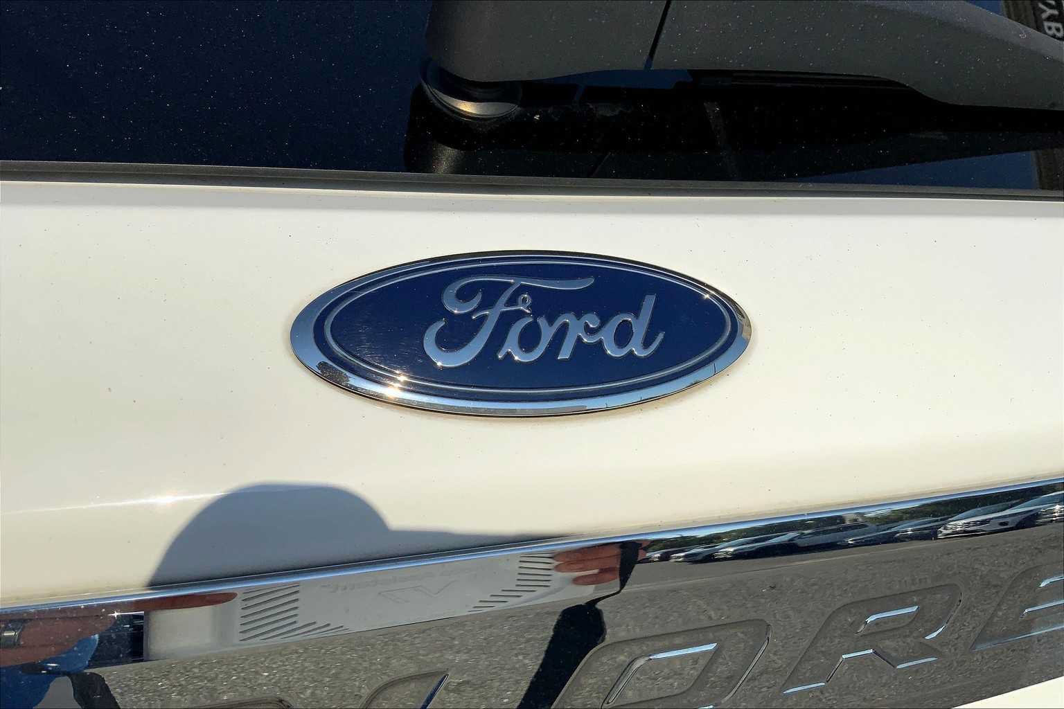 Used 2020 Ford Explorer XLT RWD image 30