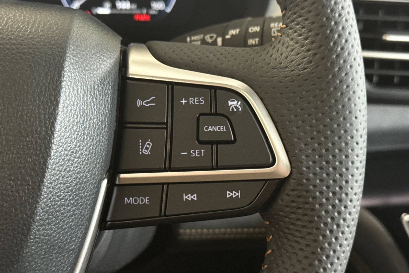 New 2026 Toyota Sienna XLE Woodland Edition AWD/4WD image 31
