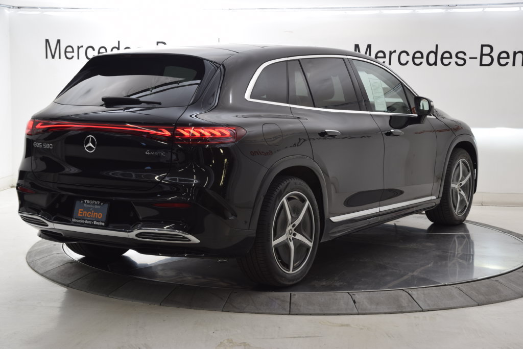 Used 2023 Mercedes-Benz EQS 580 4MATIC SUV image 6