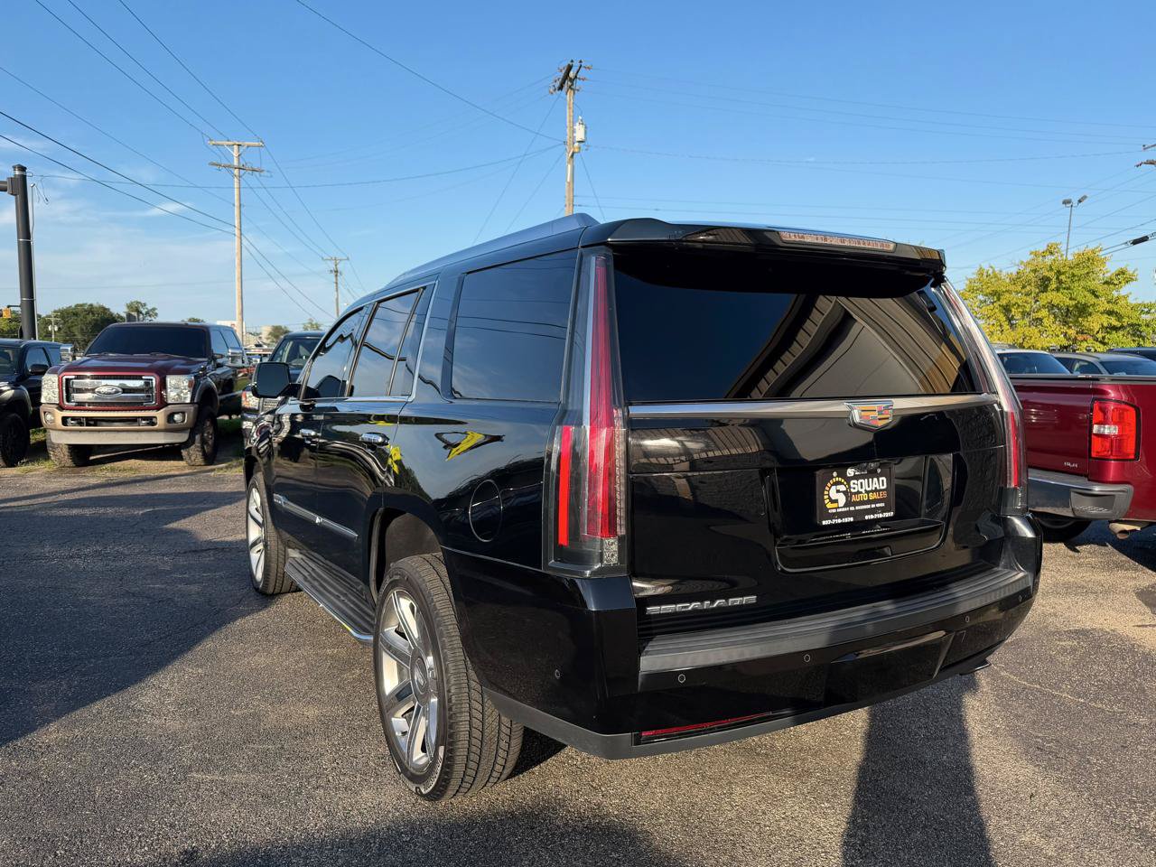 Used 2019 Cadillac Escalade Luxury AWD/4WD image 3