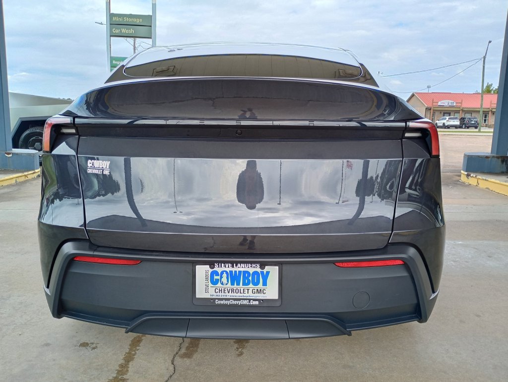 Used 2026 Tesla Model Y 2WD image 4