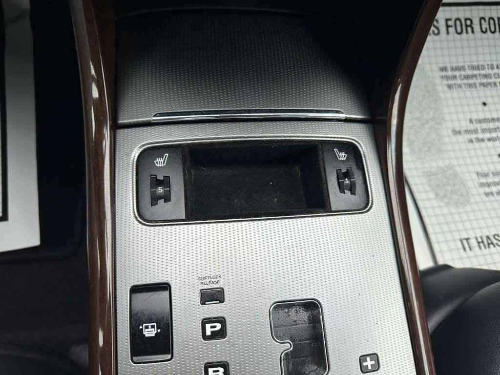 Used 2009 Hyundai Azera Limited w/ Ultimate Pkg 3 image 18