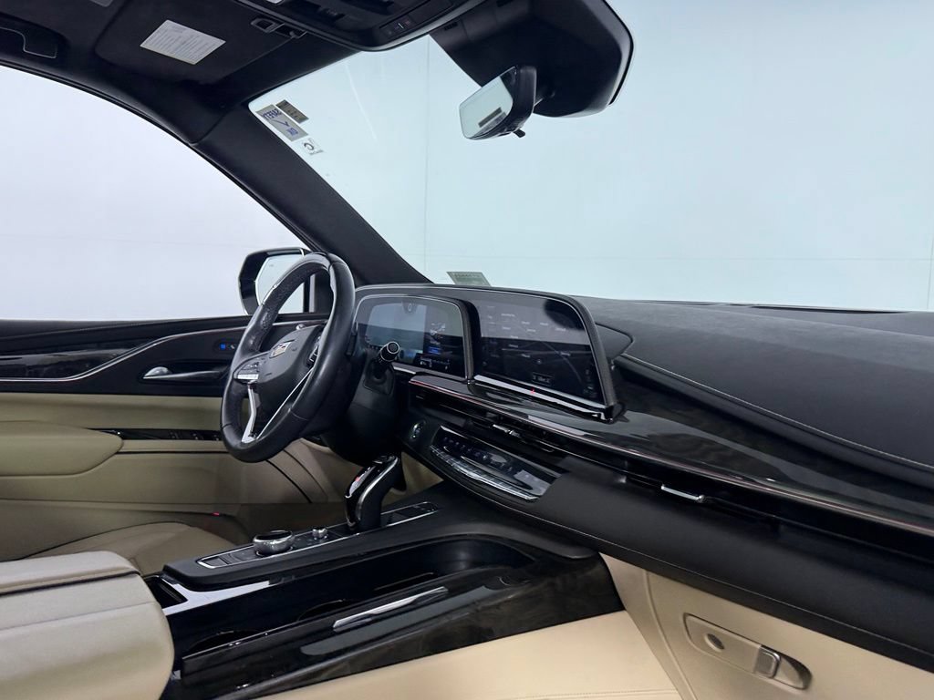 Used 2023 Cadillac Escalade Premium Luxury w/ Performance Package AWD/4WD image 28