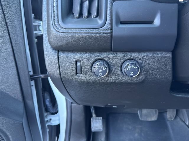 Used 2022 GMC Canyon Elevation w/ Elevation Premium Package AWD/4WD image 17