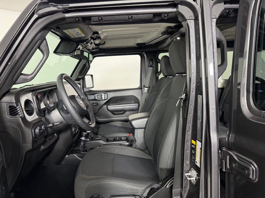Used 2025 Jeep Wrangler Sport S image 20
