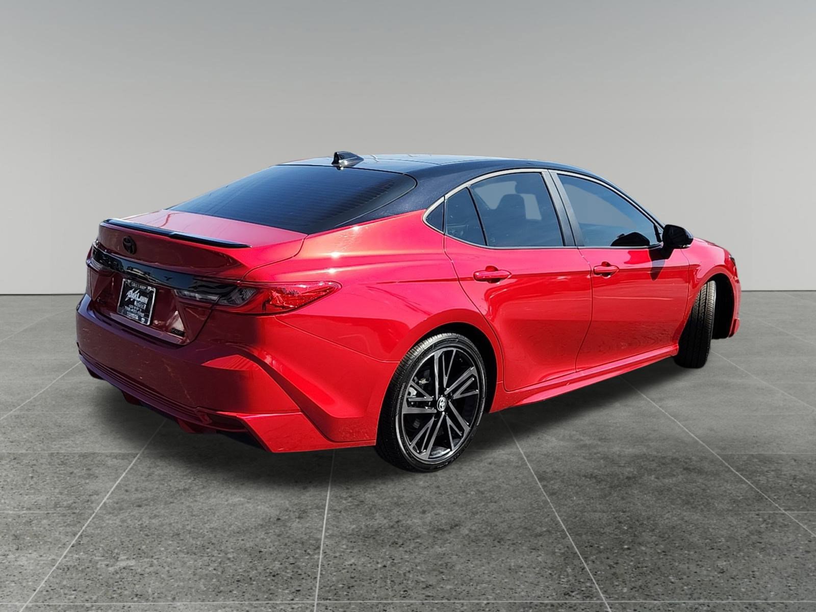 Used 2025 Toyota Camry XSE image 7