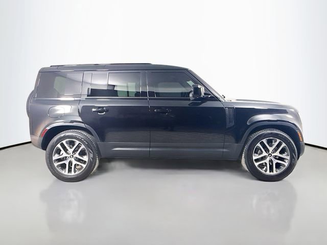 Used 2025 Land Rover Defender 110 S image 4