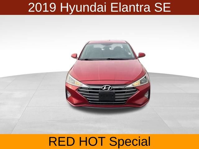 Used 2019 Hyundai Elantra SE image 2