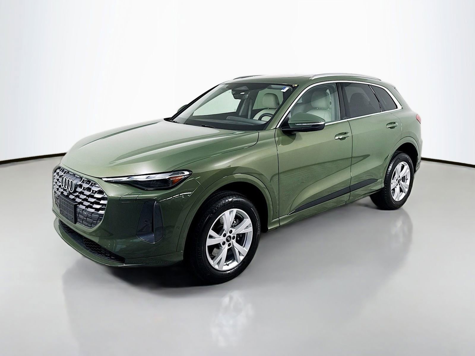 Used 2025 Audi Q5 Premium AWD/4WD image 1