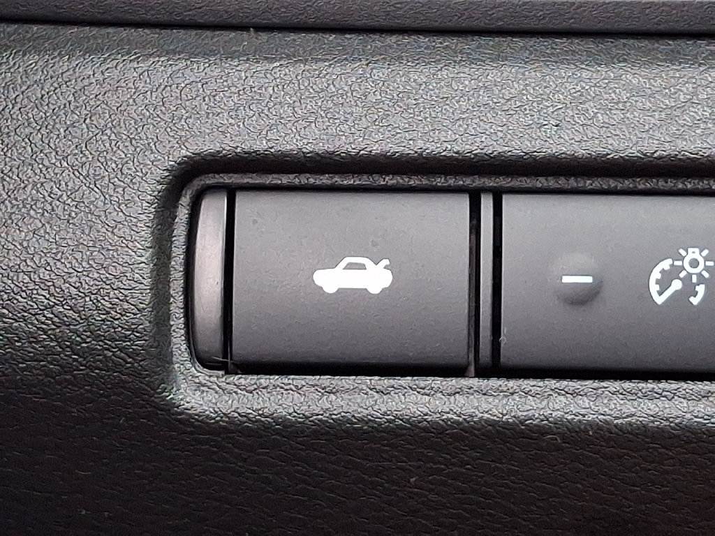 Used 2025 Nissan Altima 2.5 SV AWD/4WD image 24
