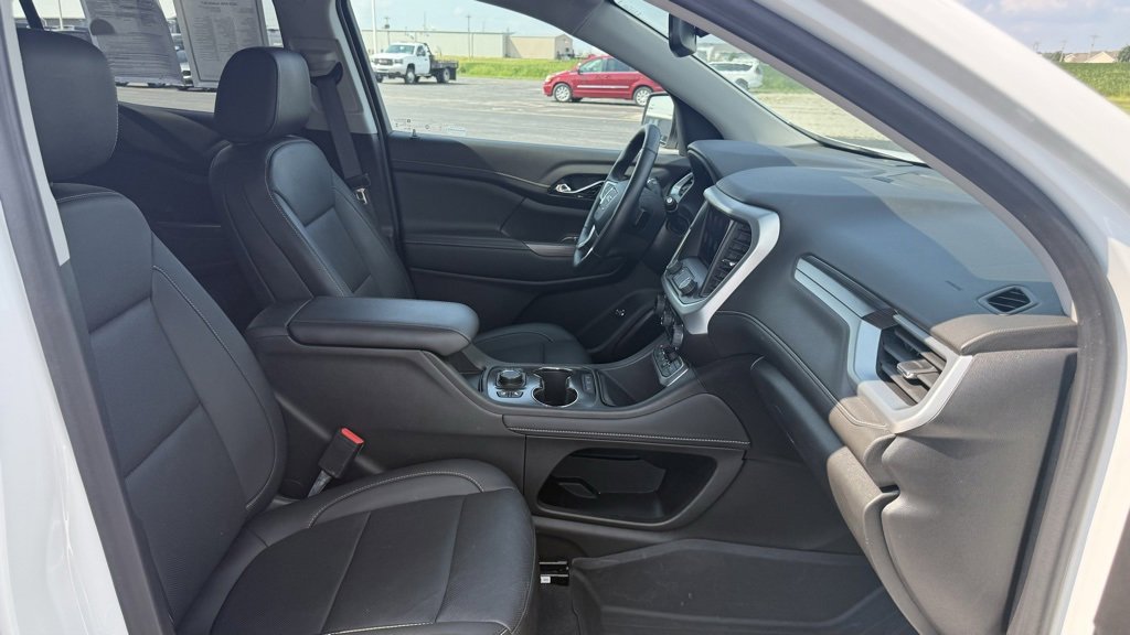 Used 2023 GMC Acadia SLT w/ Elevation Edition image 19