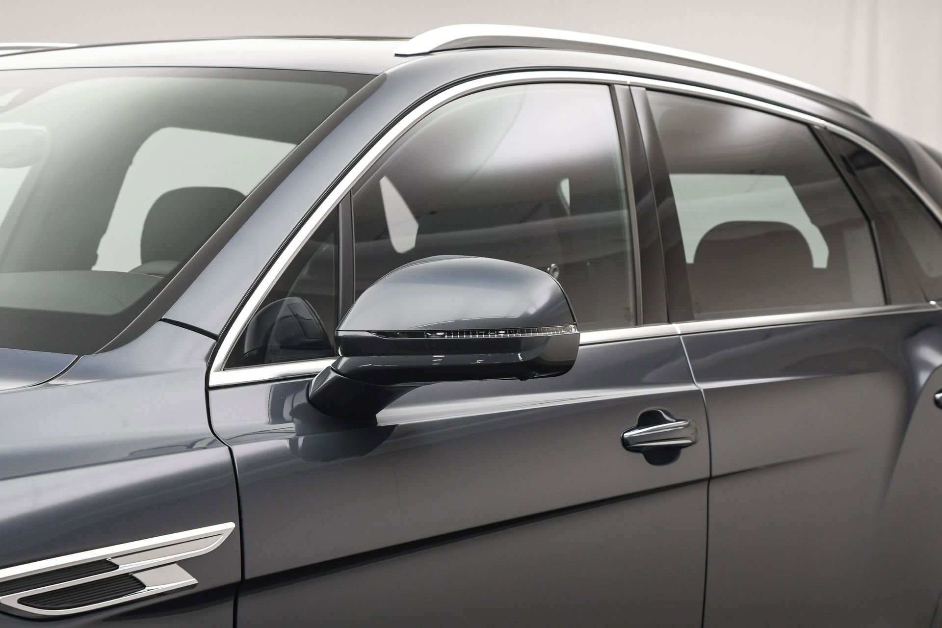 New 2025 Bentley Bentayga AWD/4WD image 14