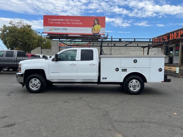 Used 2015 Chevrolet Silverado 2500 LT w/ LT Convenience Package image 4