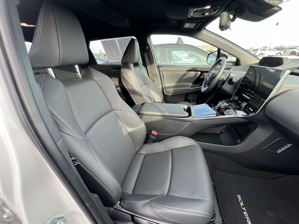 Used 2023 Subaru Solterra AWD image 27